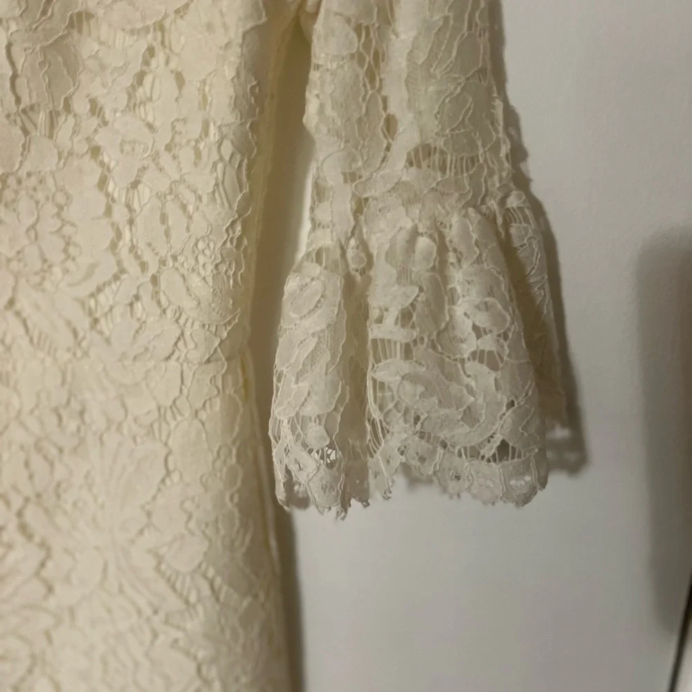 Lisa & Lucy off white lace mini dress, lined in front and bottom, open back - Picture 7 of 9